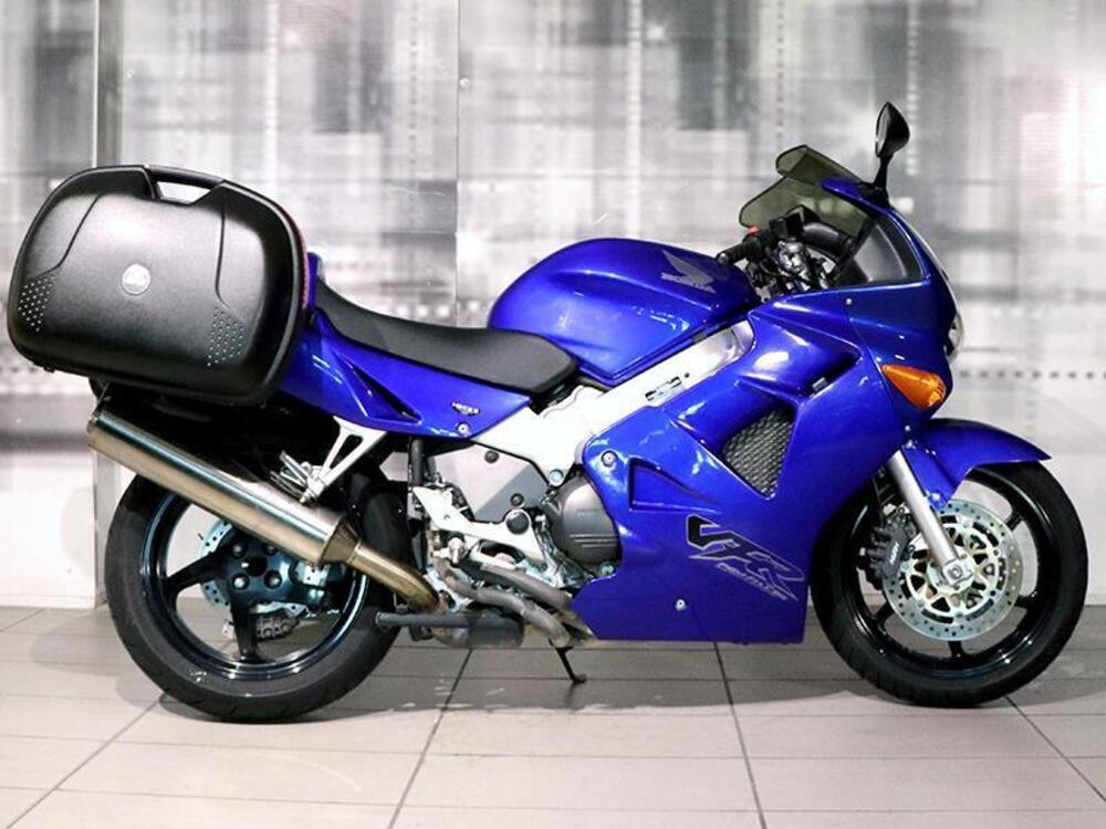Honda VFR 800 (1998 - 01) (7)