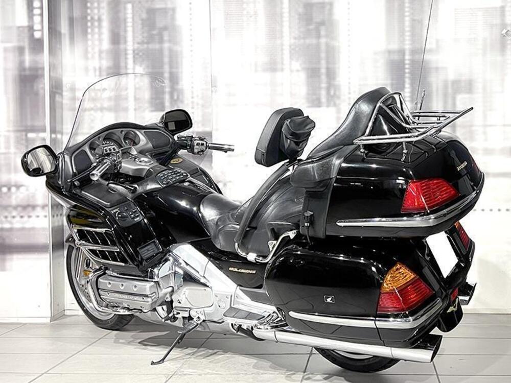 Honda GL 1800 Gold Wing (2000 - 05) (2)