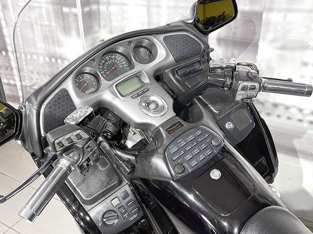 Honda GL 1800 Gold Wing (2000 - 05) (6)