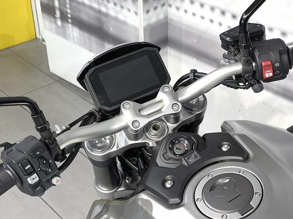 Honda CB 1000 R (2021 - 25) (6)