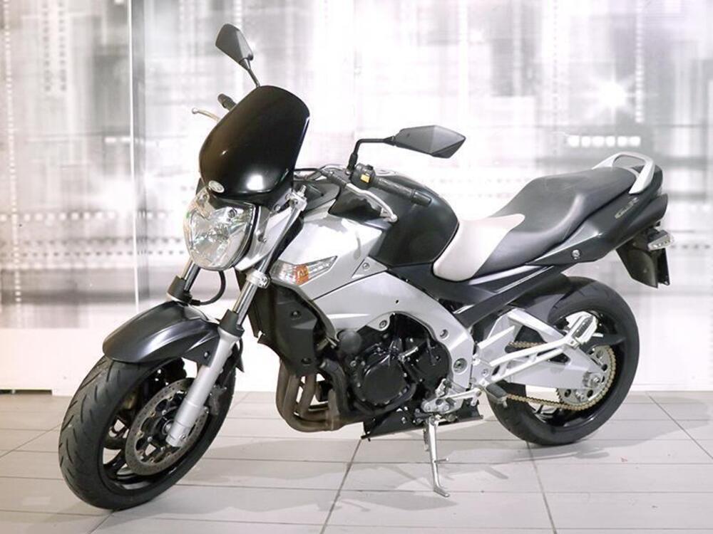 Suzuki GSR 600 (2006 - 11) (3)