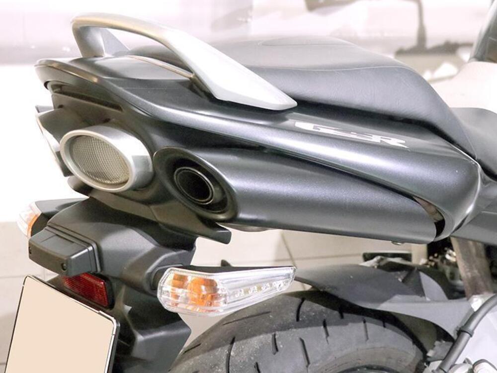 Suzuki GSR 600 (2006 - 11) (2)
