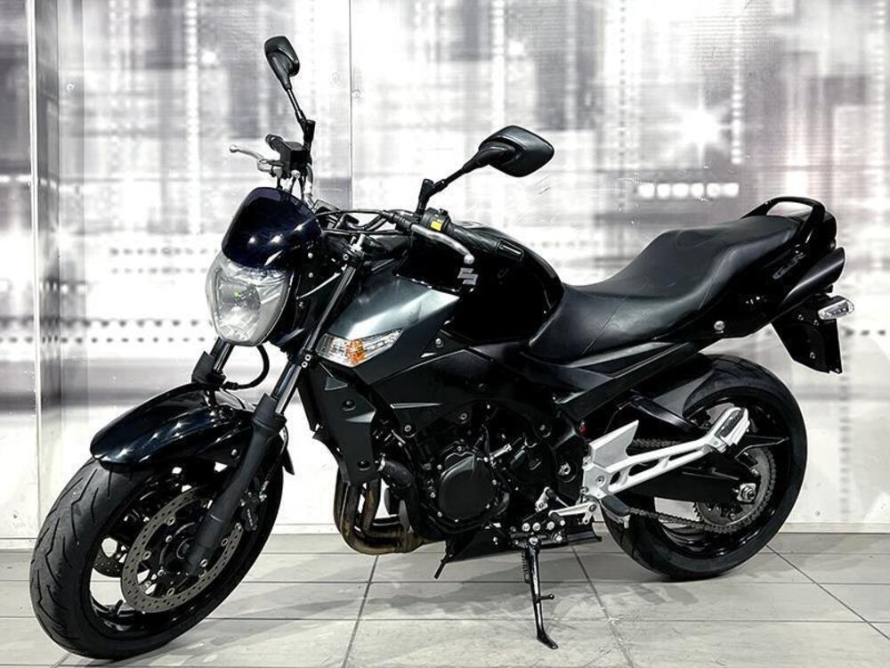 Suzuki GSR 600 (2006 - 11) (6)