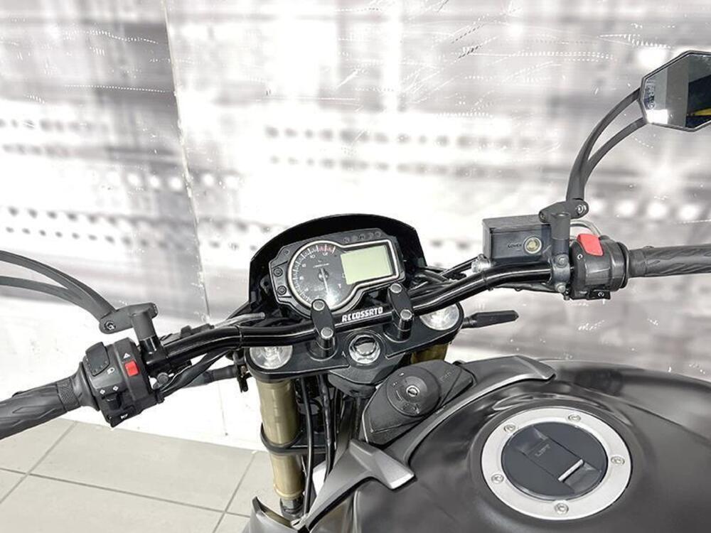 Suzuki GSR 750 (2010 - 15) (6)
