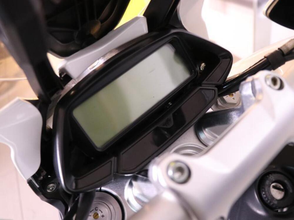 MV Agusta Stradale 800 EAS ABS (2015 - 17) (6)