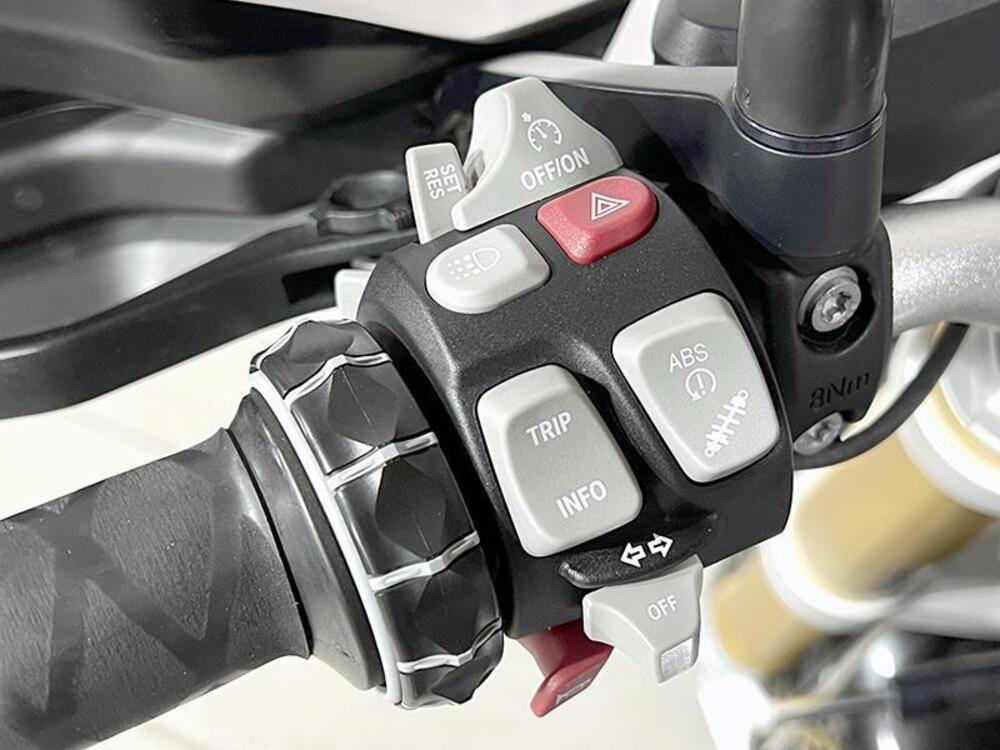 Bmw R 1200 R (2015 - 16) (3)