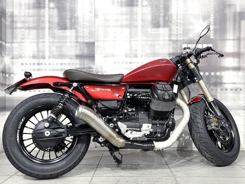 Moto Guzzi V9 Bobber (2016 - 18) (8)