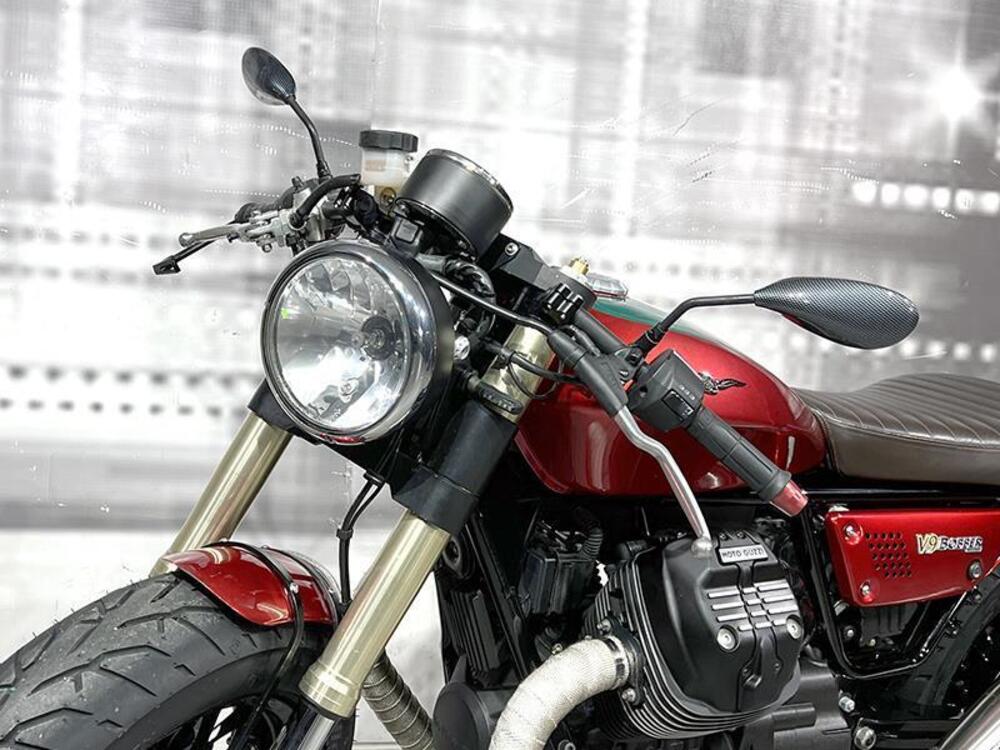 Moto Guzzi V9 Bobber (2016 - 18) (9)