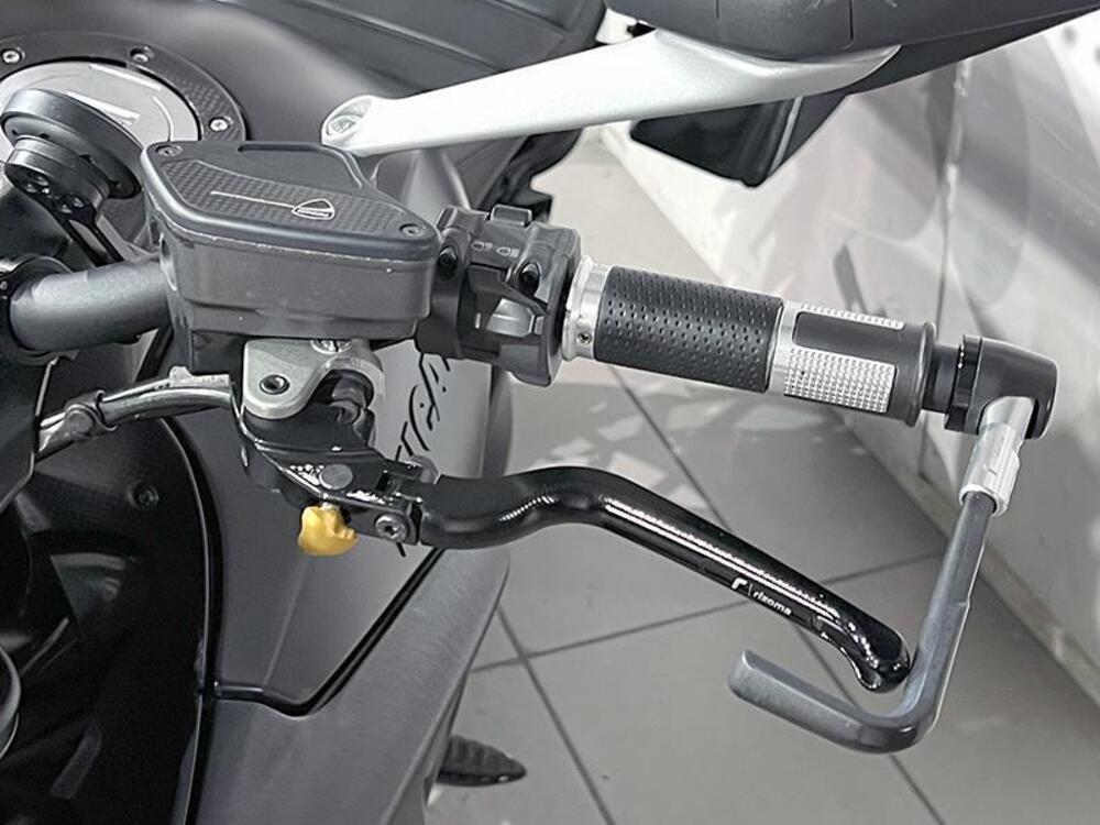 Ducati Diavel 1200 (2010 - 13) (3)