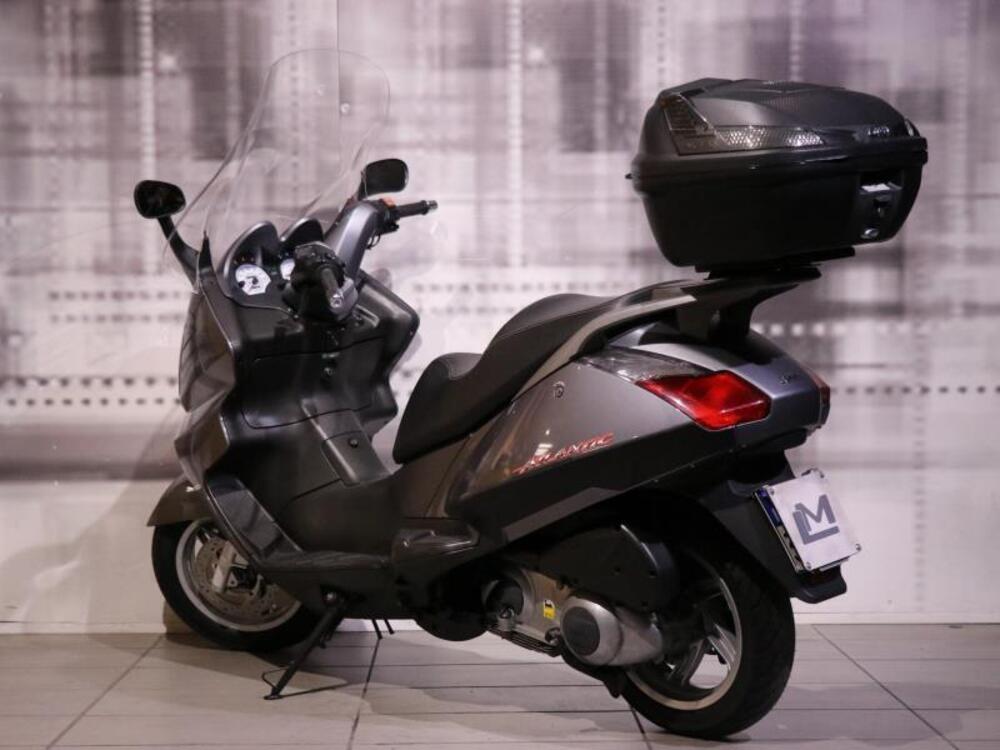 Aprilia Atlantic 300 (2010 - 14) (2)