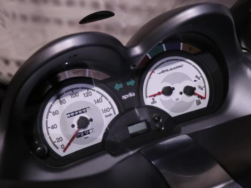 Aprilia Atlantic 300 (2010 - 14) (6)