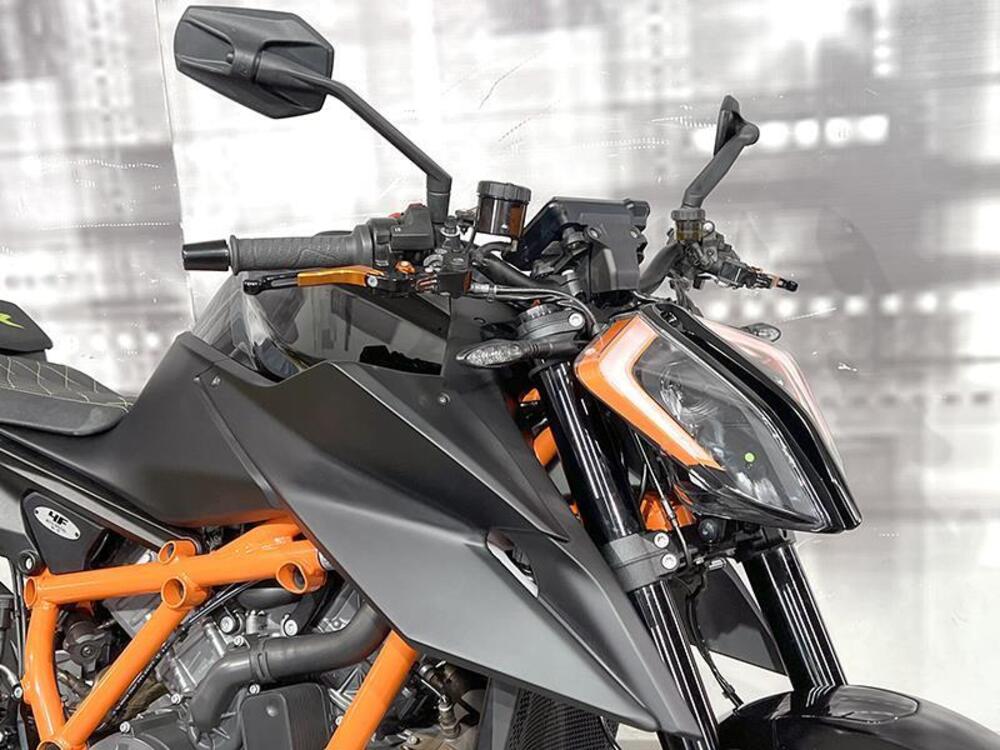KTM 1290 Super Duke R (2020) (3)