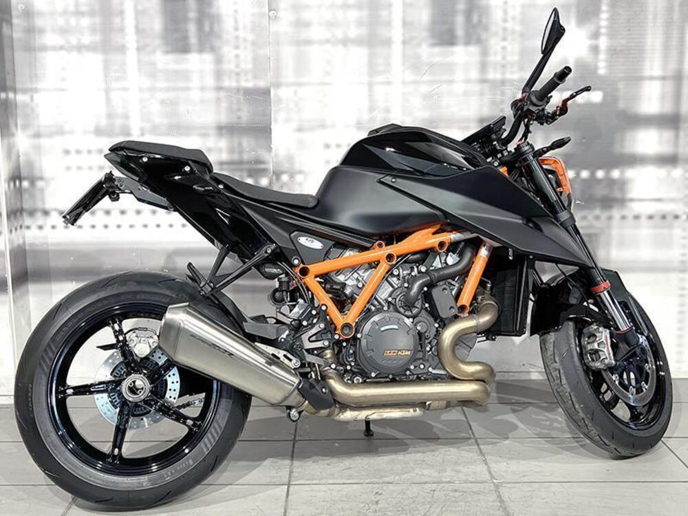 KTM 1290 Super Duke R (2020) (8)