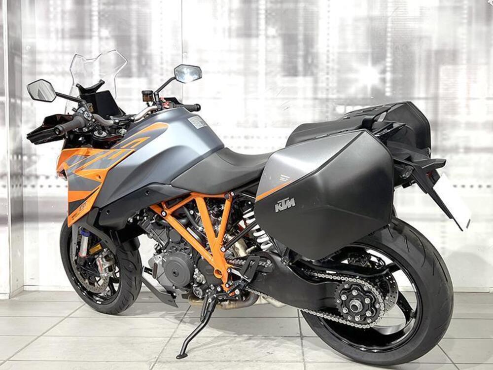 KTM 1290 Super Duke GT (2022 - 25) (2)