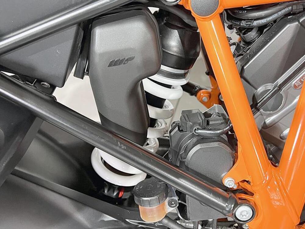 KTM 1290 Super Duke GT (2022 - 25) (4)