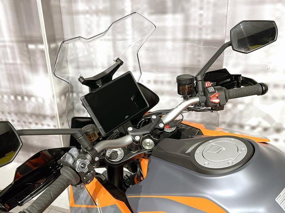 KTM 1290 Super Duke GT (2022 - 25) (6)
