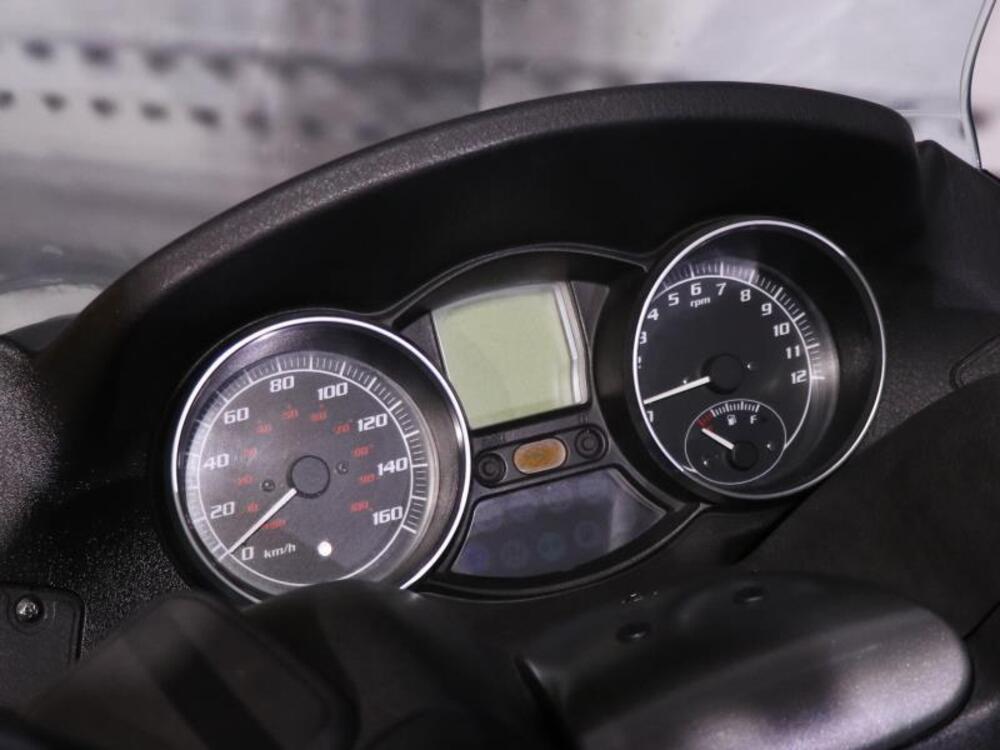 Piaggio MP3 250 i.e. (6)