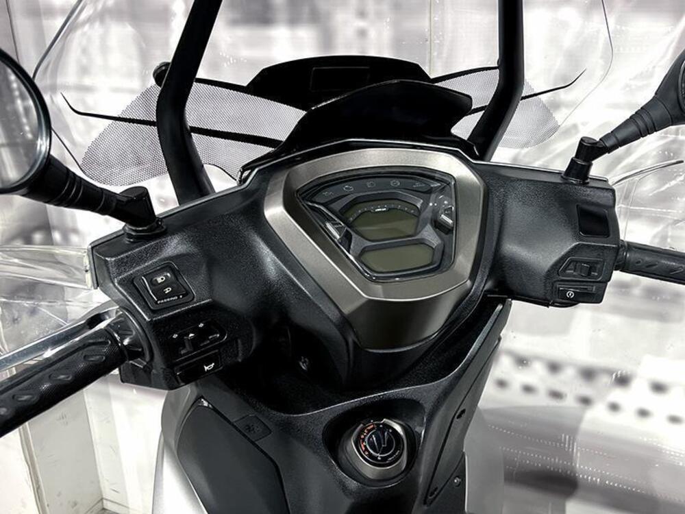 Kymco Agility 300i (2021 - 25) (6)