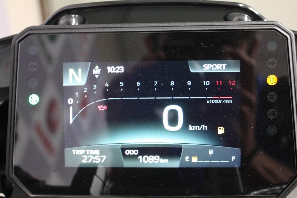 Yamaha MT-09 Y-AMT (2024 - 26) (2)