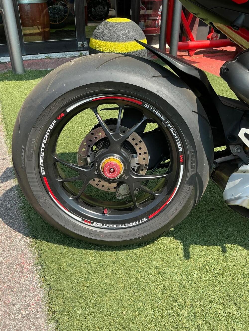 Ducati Streetfighter V4 1100 S (2020) (11)