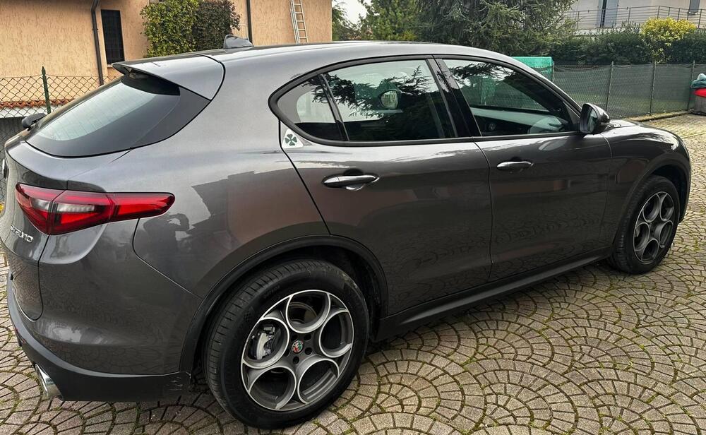 Alfa Romeo Stelvio usata a Mantova (3)