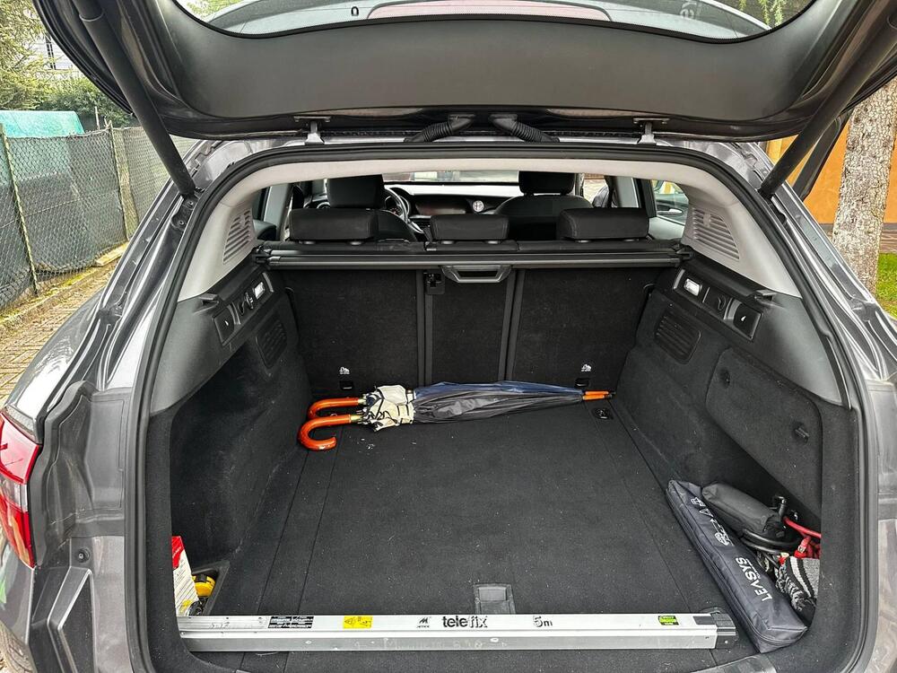 Alfa Romeo Stelvio usata a Mantova (9)