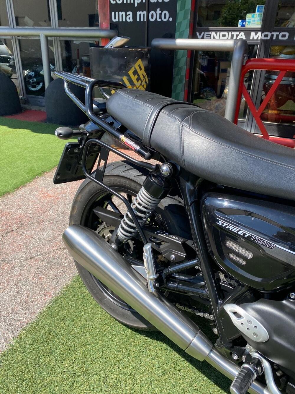 Triumph Street Twin 900 (2021 - 22) (8)