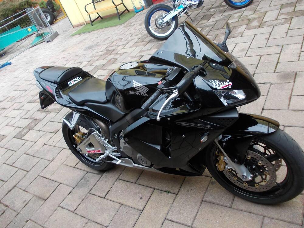 Honda CBR 600 RR (2003 - 04) (6)