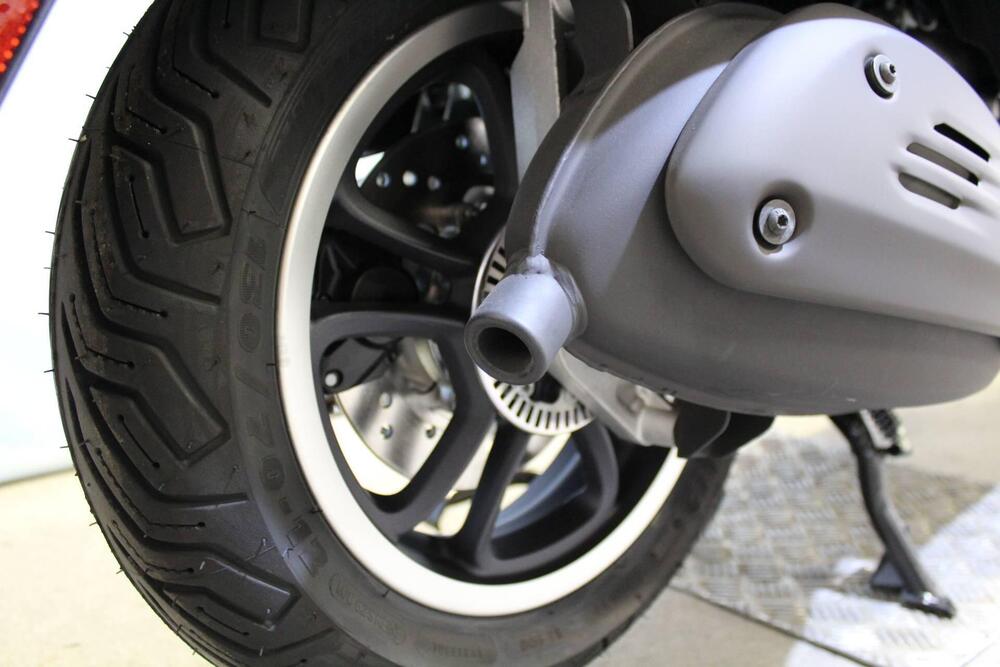 Vespa GTS 300 Super Tech (2023 - 24) (6)