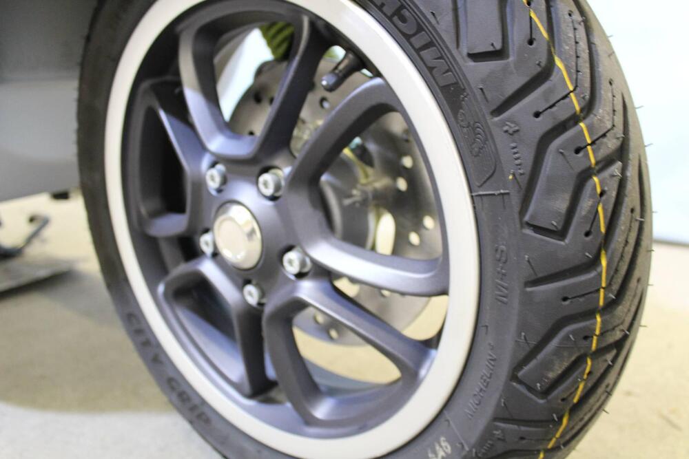 Vespa GTS 300 Super Tech (2023 - 24) (7)