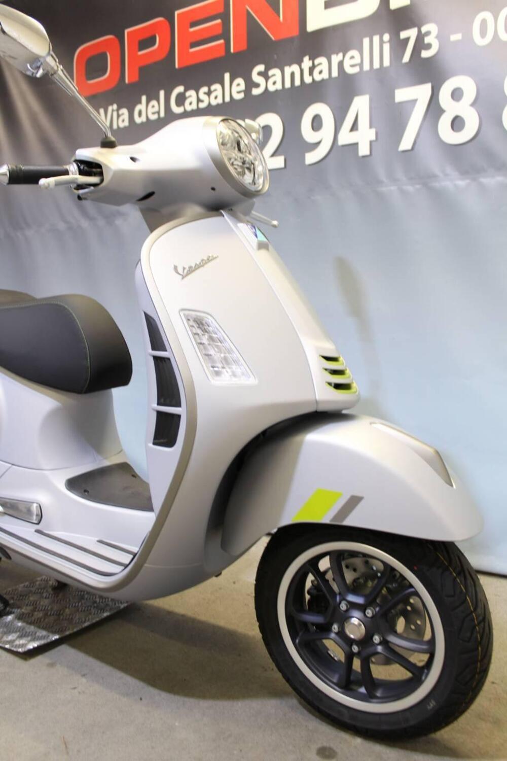 Vespa GTS 300 Super Tech (2023 - 24) (8)