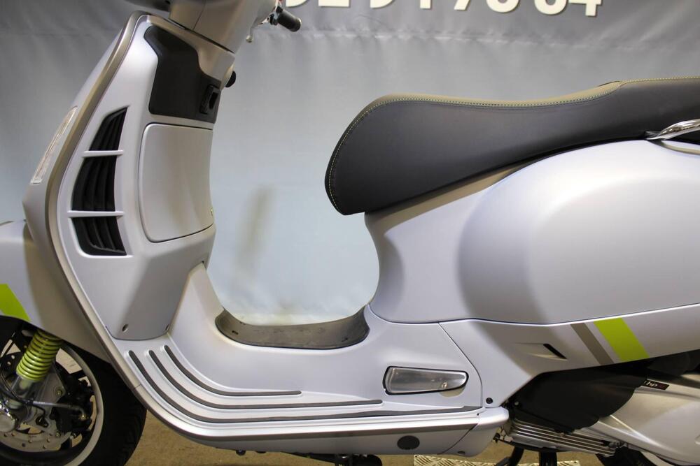 Vespa GTS 300 Super Tech (2023 - 24) (16)