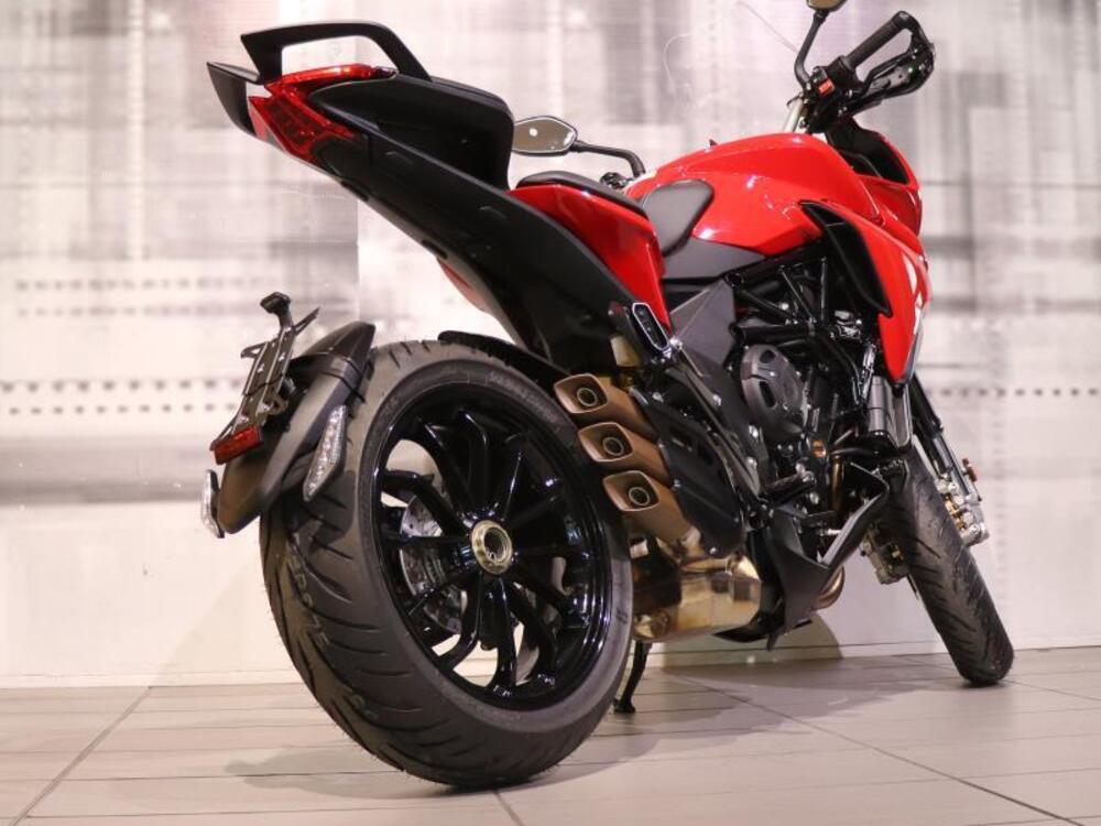 MV Agusta Turismo Veloce 800 Rosso (2021 - 23) (7)