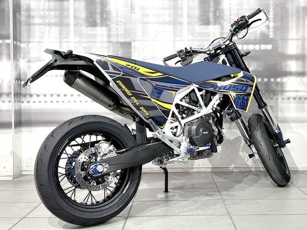 Husqvarna 701 Supermoto (2017 - 19) (8)