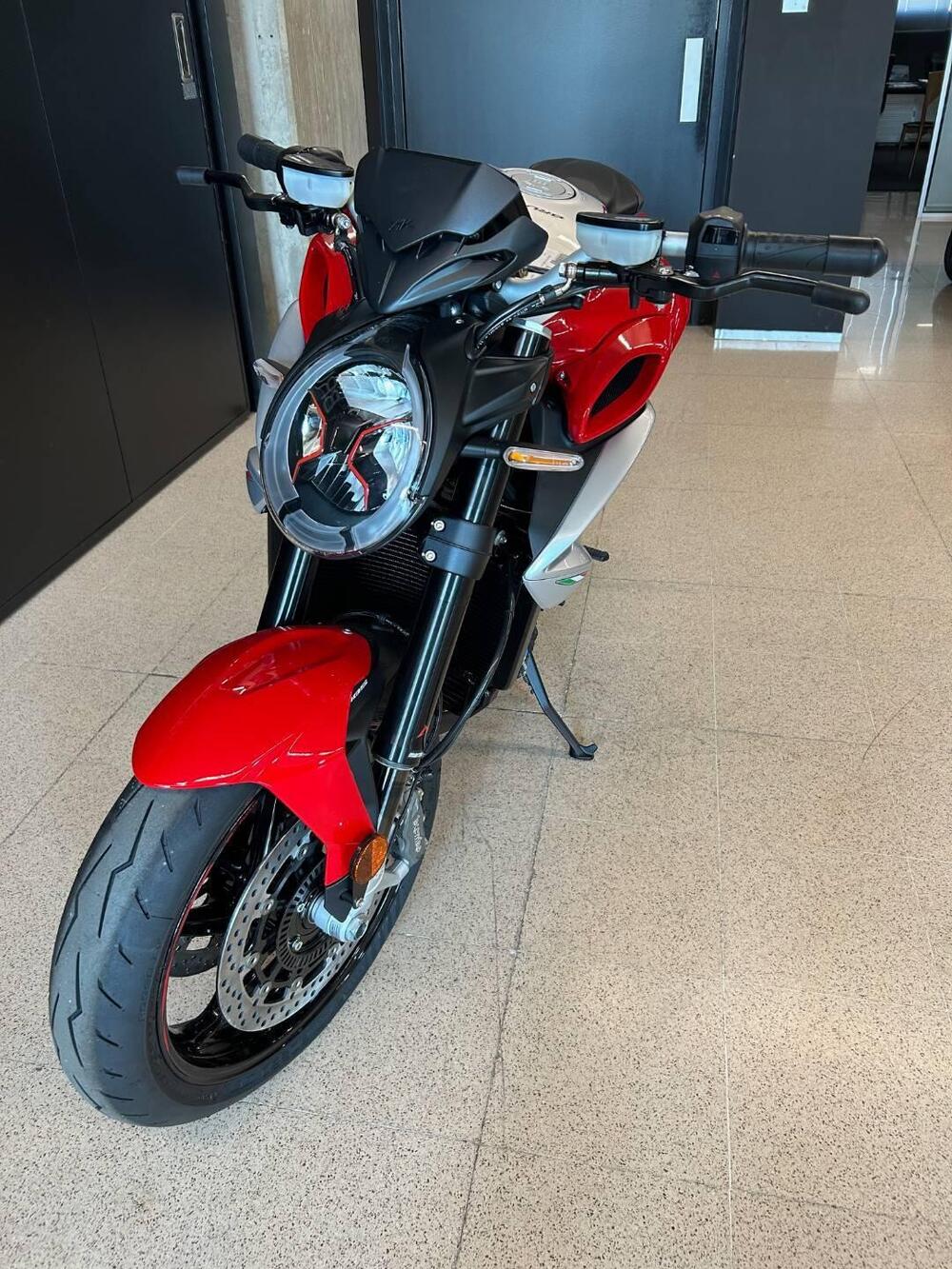 MV Agusta Brutale 800 RR Ottantesimo (2025 - 26) (4)