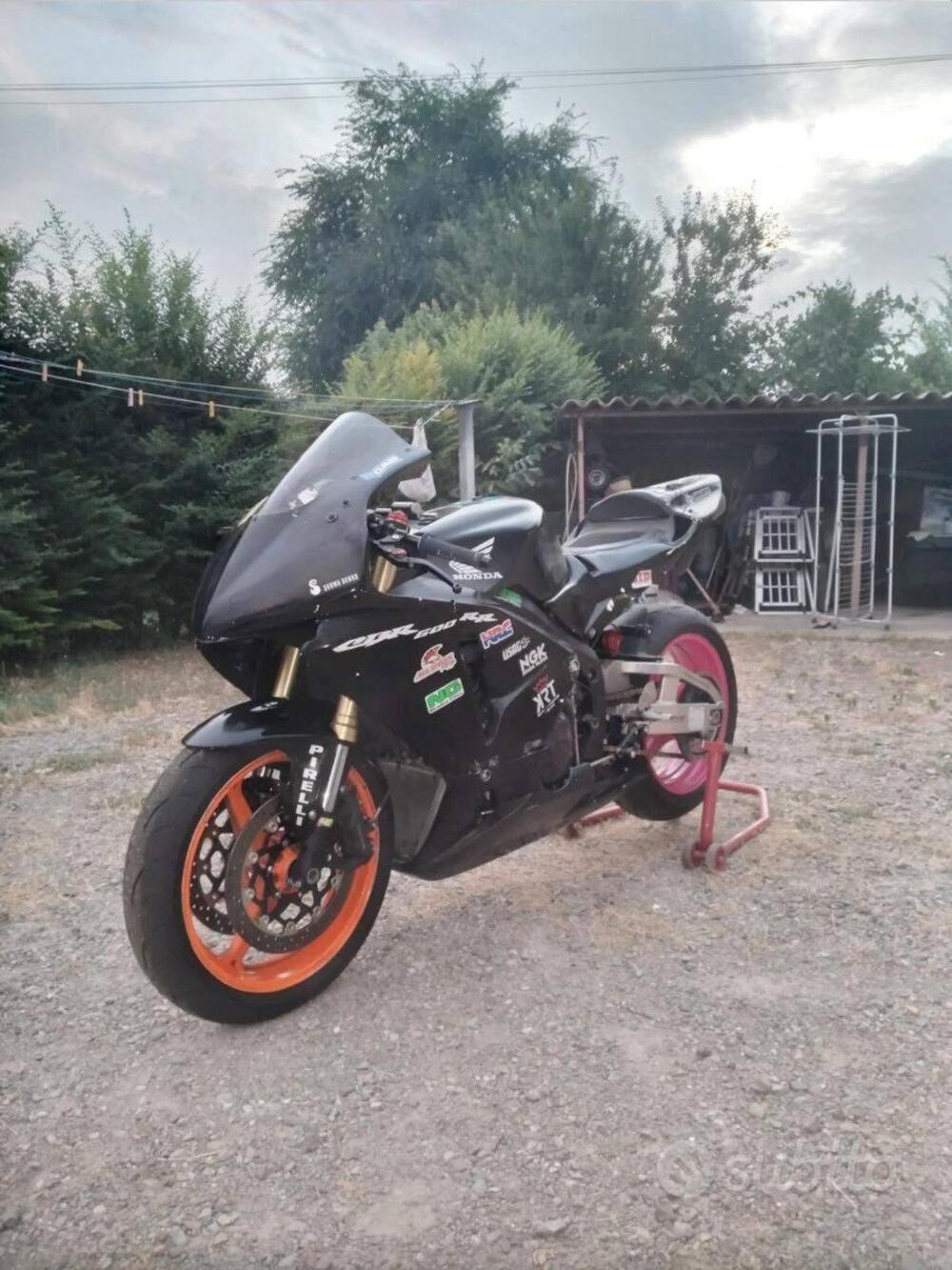 Honda CBR 600 RR (2005 - 06) (2)