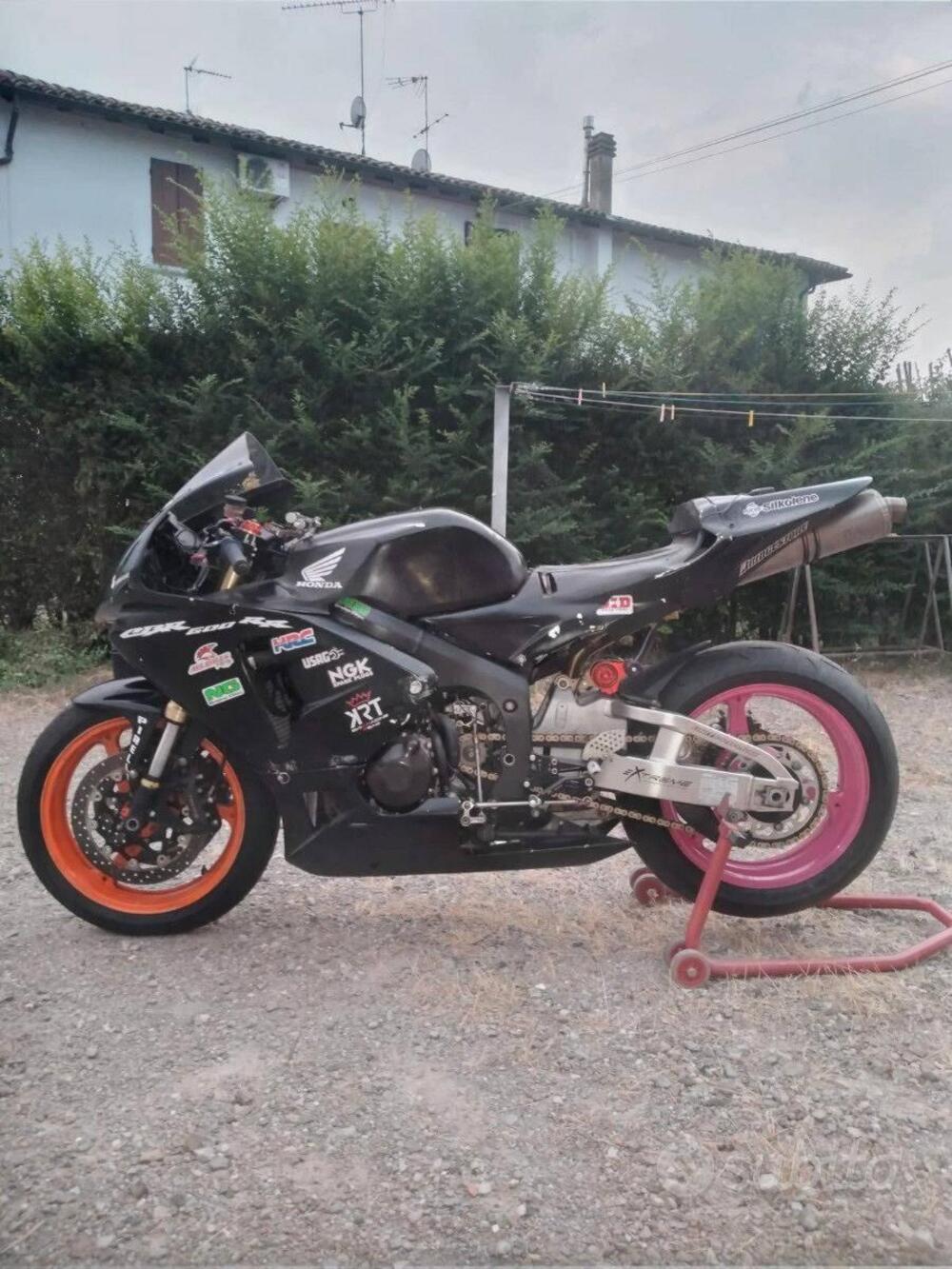 Honda CBR 600 RR (2005 - 06) (4)