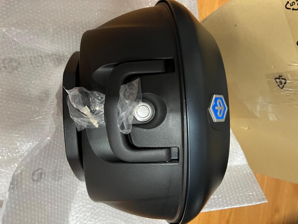 Kit bauletto Beverly 300 dal 2021 Piaggio (2)
