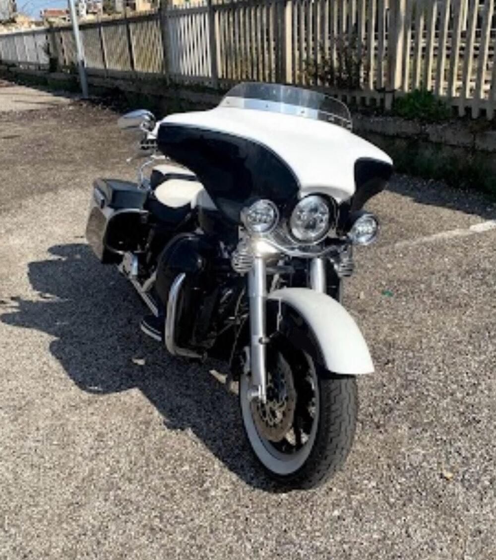 Harley-Davidson 1584 Electra Glide Ultra Classic (2007) - FLHTCU (4)