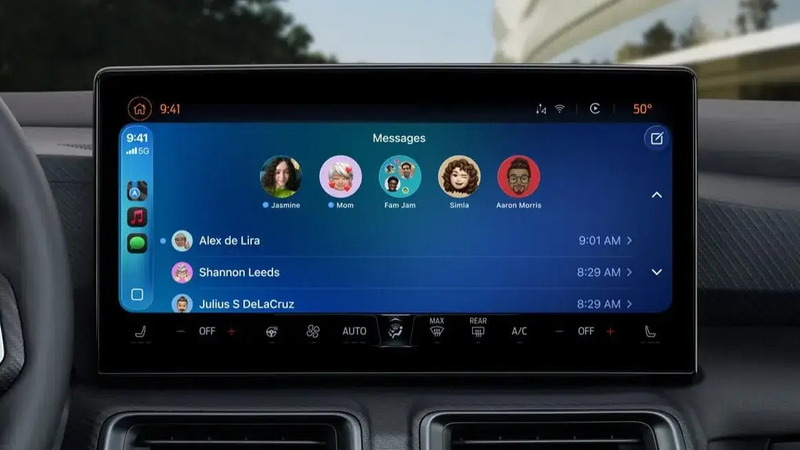 Apple CarPlay si rinnova: con iOS 26 arrivano le Live Activities. Info su viaggi, sport e consegne direttamente dal cruscotto