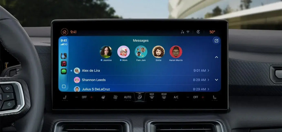 Apple CarPlay si rinnova: con iOS 26 arrivano le Live Activities. Info su viaggi, sport e consegne direttamente dal cruscotto
