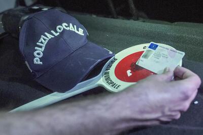 Sicurezza stradale: uno sguardo in Europa sul rinnovo della patente per gli anziani
