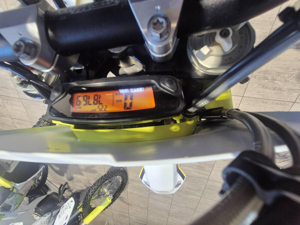 Husqvarna FE 250 (2022) (6)