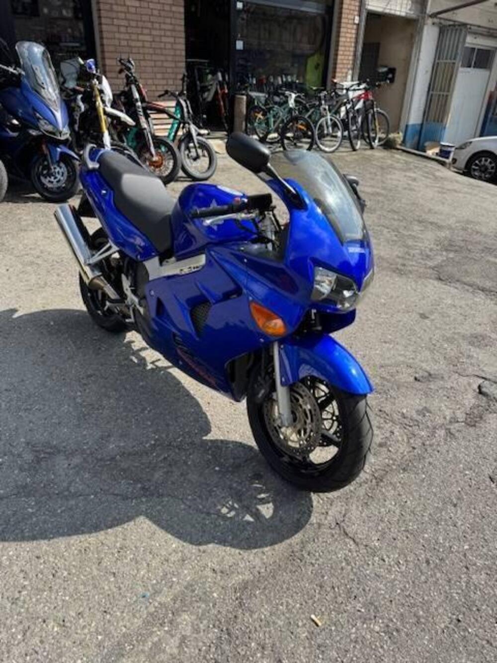 Honda VFR 800 (1998 - 01)