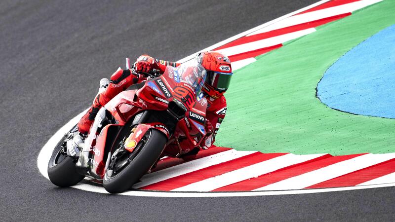 MotoGP 2025. GP di Ungheria. Pole di Marc Marquez circondato da piloti italiani, ma non c&#039;&egrave; Pecco Bagnaia (15&deg;) [RISULTATI]