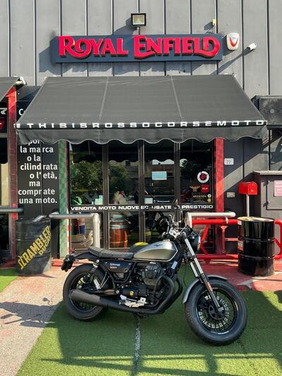 Moto Guzzi V9 Bobber (2016 - 18) usata