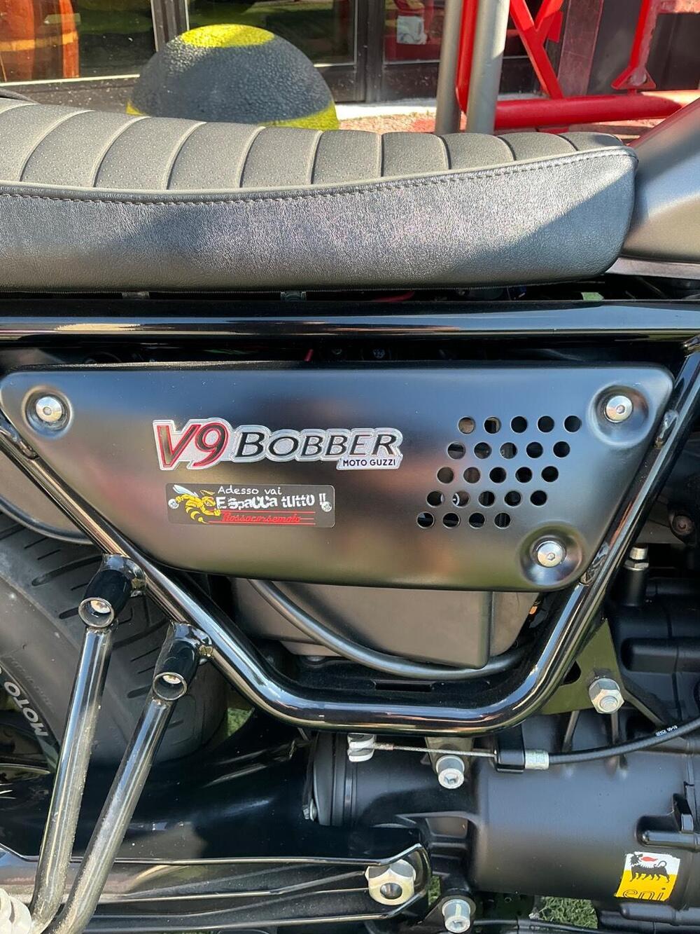 Moto Guzzi V9 Bobber (2016 - 18) (9)