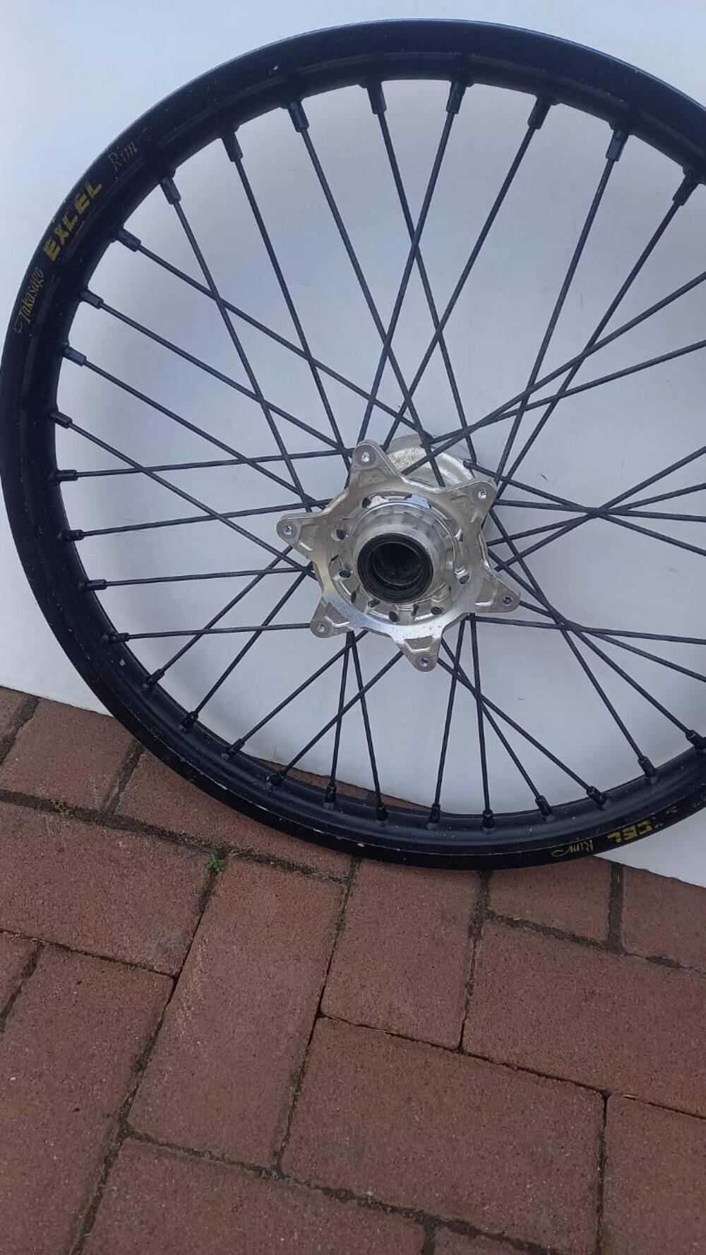 Ruota anteriore com mozzo kite e cerchio tagasako (4)