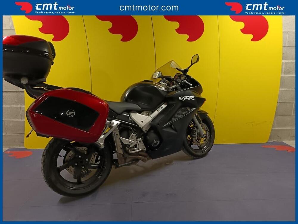 Honda VFR 800 (2002 - 05) (4)