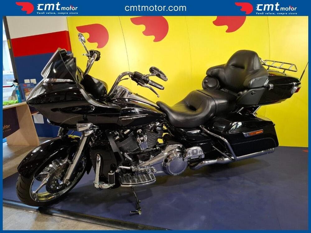 Harley-Davidson 107 Road Glide Ultra (2017 - 18) - FLTRU (4)